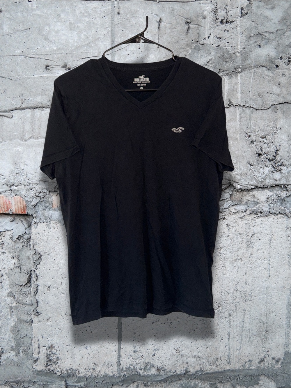 Hollister Men’s Black V-Neck Short Sleeve Tee with Logo